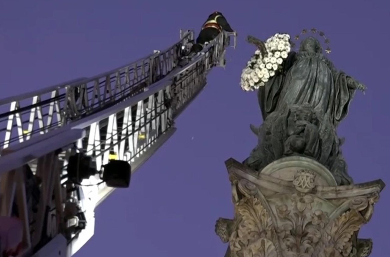 León XIV: Encomendemos a María la oración por la paz