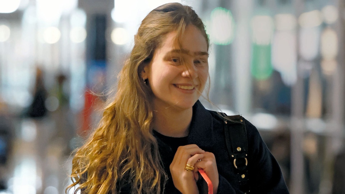 La sonrisa misteriosa de Irene Urdangarin en su regreso a Oxford antes de la esperada entrevista de su padre, Iñaki Urdangarin, en televisión
