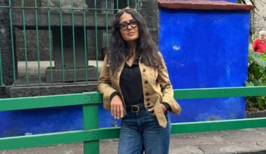 Salma Hayek sorprende con su visita a la Casa Azul de Frida Kahlo: 'Qué privilegio regresar'