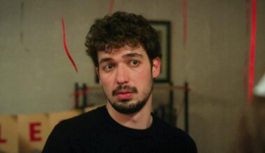 Uras se cuela en la mansión de Bahar para reconquistar a Seren y termina humillado