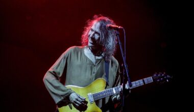 Última hora y reacciones a la muerte de Robe Iniesta, líder de Extremoduro, en directo