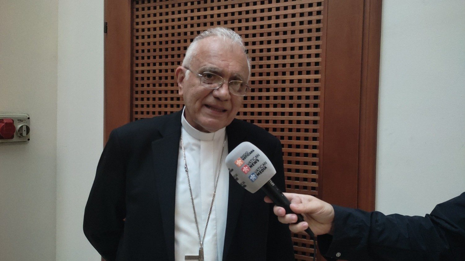 Autoridades venezolanas despojan de su pasaporte al cardenal Porras