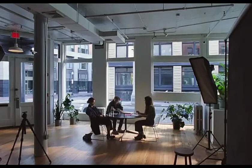 Zendaya y Robert Pattinson protagonizan una retorcida historia de amor en la nueva película producida por Ari Aster