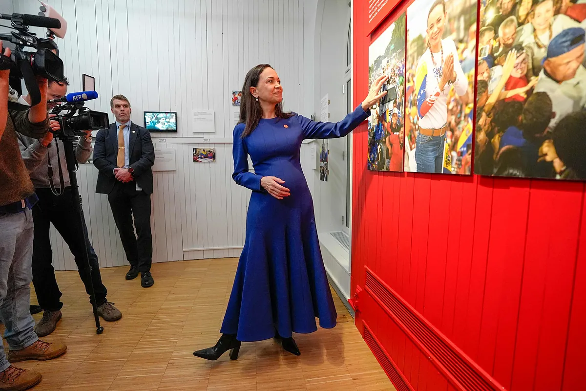 María Corina Machado inaugura la exposición 'La democracia al borde del colapso' en el Centro Nobel de la Paz, en Oslo - El Mundo