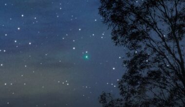 Un fotógrafo captó una imagen inédita del cometa 3I/ATLAS en su aproximación a la Tierra