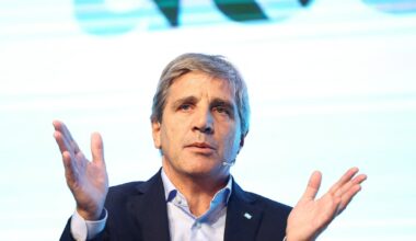 El Gobierno empezó el camino para colocar deuda en el mercado internacional, aunque no pudo perforar el 9% de tasa