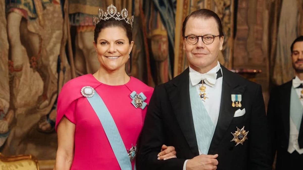 Victoria de Suecia, espectacular en la cena de gala del Premio Nobel con el vestido que viralizó Meghan Markle en 2018