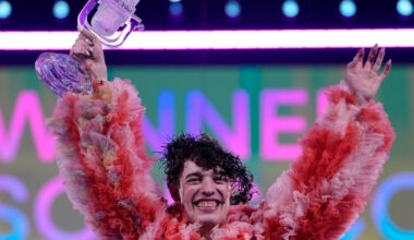 Nemo, el ganador suizo de Eurovisión, devuelve el trofeo debido a la participación de Israel