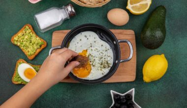 ¿Conviene desayunar salado?: consejos de nutricionistas para controlar el apetito y evitar el picoteo