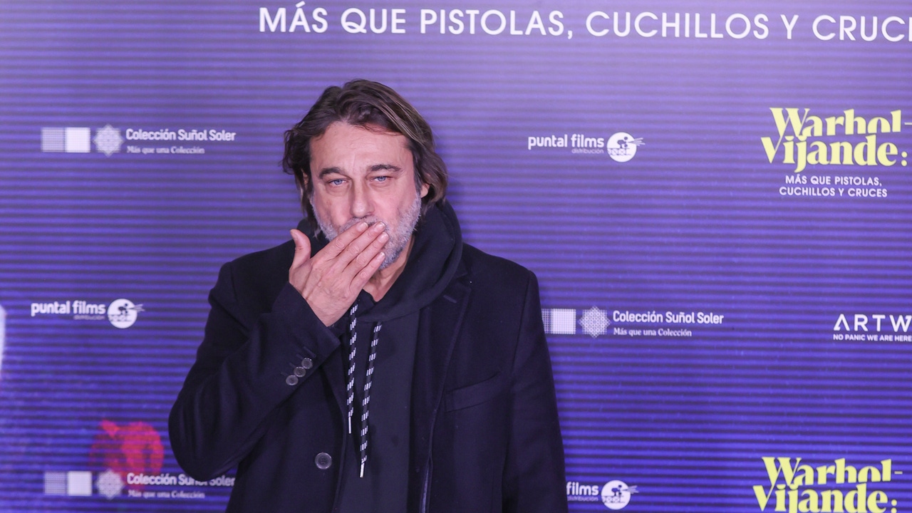 Jordi Mollà toca el cielo con sus pinceles en una exposición memorable