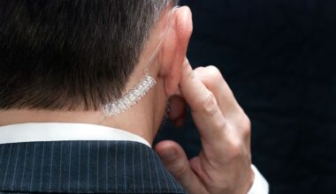 Memoria de delfín - Escoltas: sombras que salvan vidas