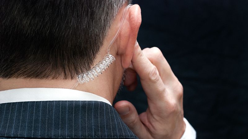 Memoria de delfín - Escoltas: sombras que salvan vidas