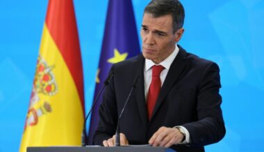 Sánchez considera un "error histórico" que la UE alargue la vida de los vehículos de combustión