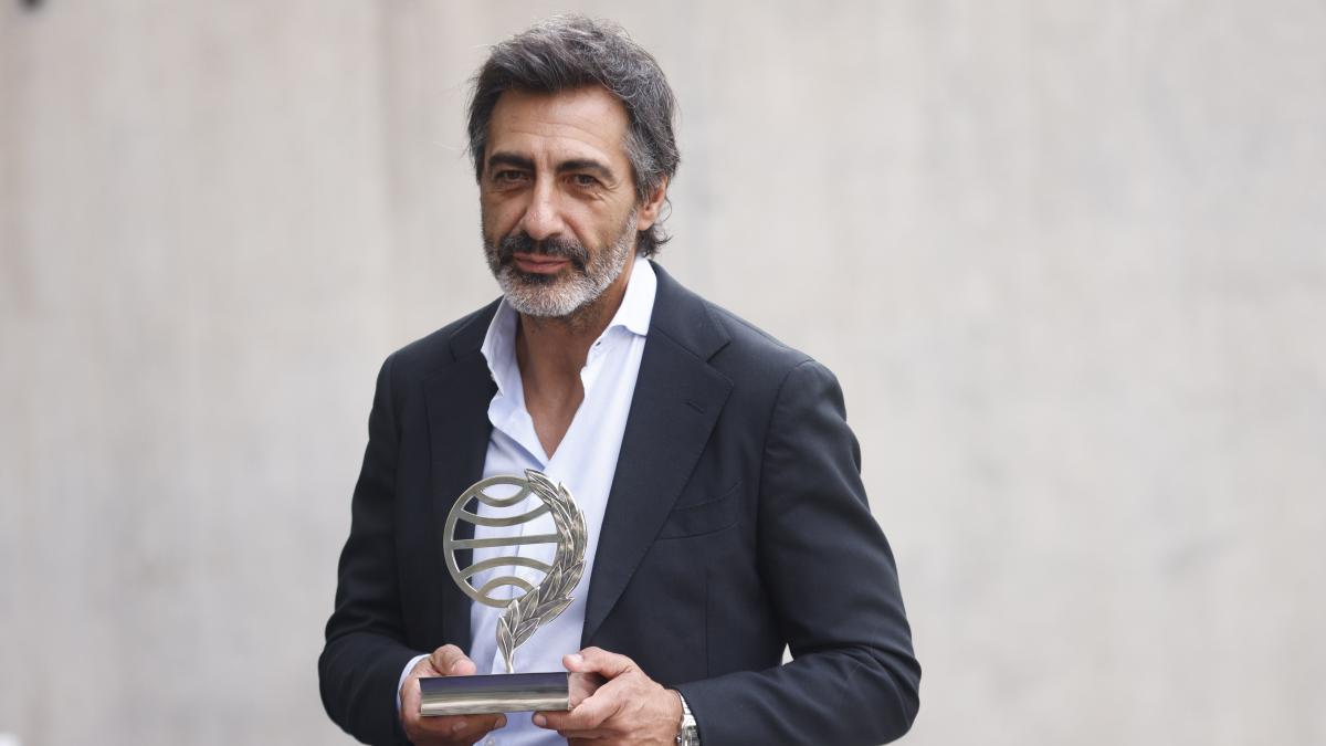 "Me han intentado hundir, a mí y a la novela. Pero va como un tiro. Ninguna de las dos cosas les ha salido bien"