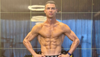 Cristiano Ronaldo presume de físico a punto de cumplir 41 años con una fotografía inquietante en sus redes sociales