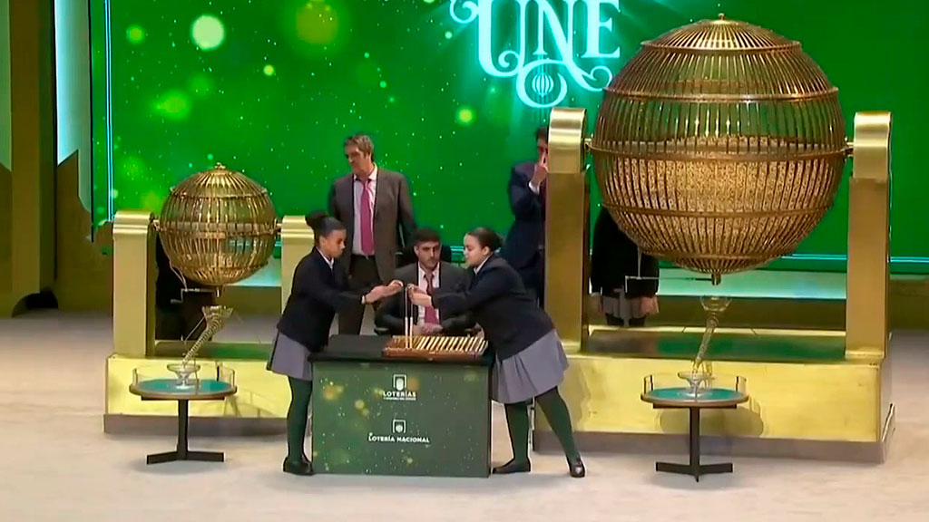 Salud al día | ¿Sabías que los bombos de la Lotería de Navidad se fabricaron en Chiclana?