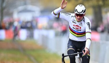 Van der Poel derrota a Van Aert en su primer duelo en la Copa del Mundo de ciclocross - El Mundo
