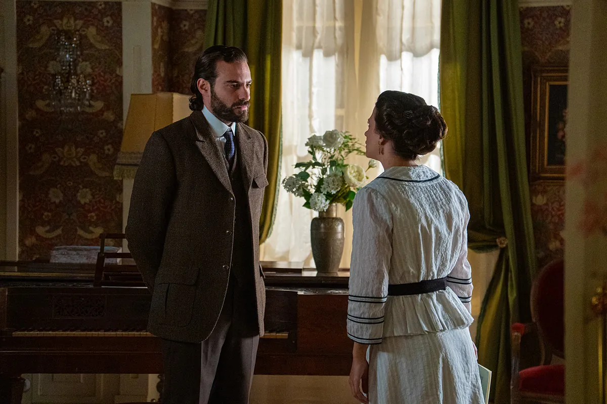 'La Promesa', avance del capítulo del viernes 26 de diciembre: Martina sigue evitando a Adriano - El Mundo