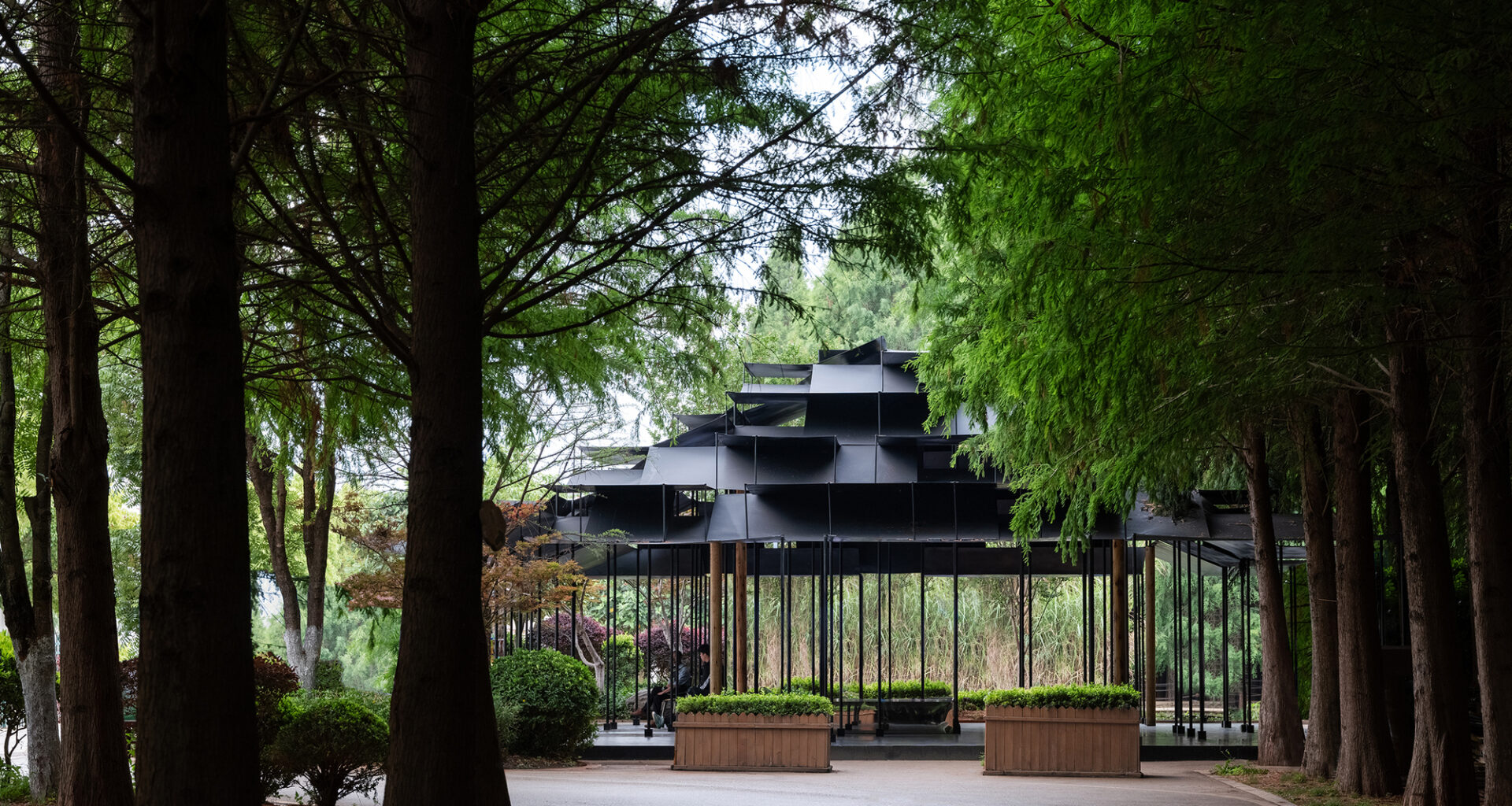 Pabellón Laoyuting / Atelier Deshaus