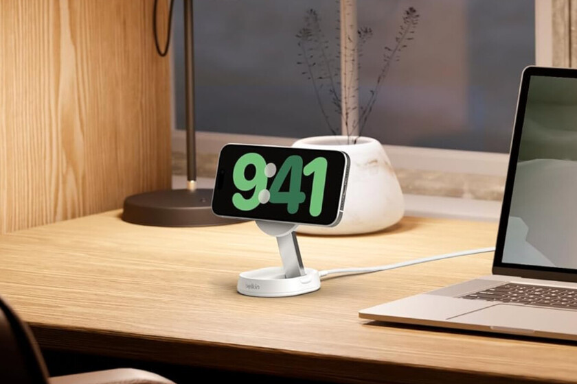 Descuentazo del 62% en la base de carga top para iPhone. Es compatible con MagSafe y funciona con AirPods