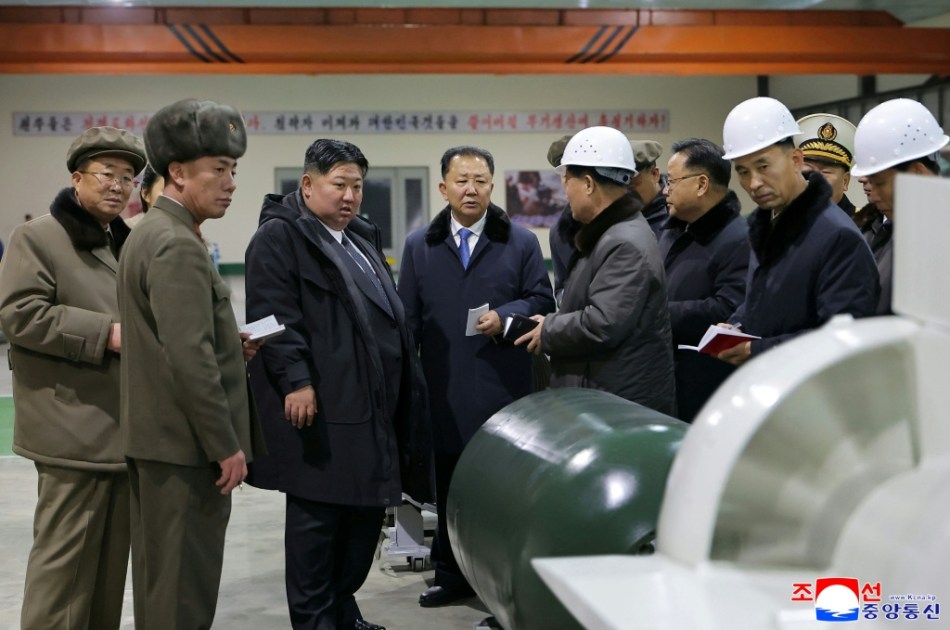 Kim visita submarinos de propulsión nuclear mientras Putin elogia su alianza "inquebrantable"