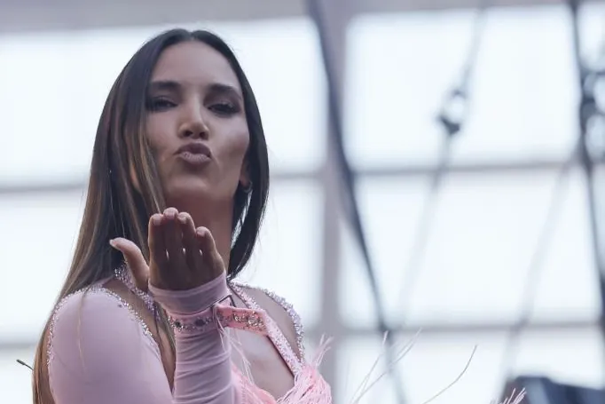La cantante India Martínez anuncia su retirada temporal de los escenarios para "cuidarse": "El escenario me da la vida, pero a veces también me la quita" - El Mundo