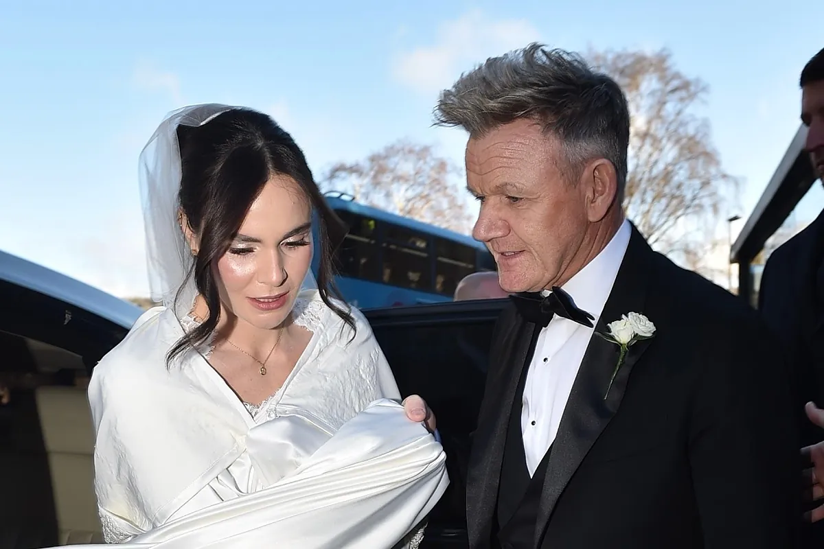 Así ha sido la polémica boda de la hija del millonario chef Gordon Ramsay a la que no estaban invitados los padres del novio - El Mundo