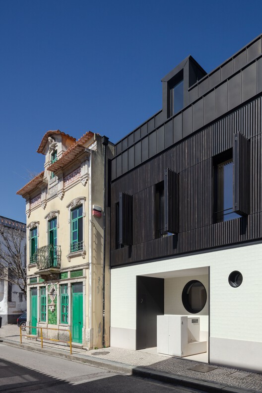 Casa de Sá / Tiago do Vale Arquitectos - Fotografía exterior, Fachada, Concreto