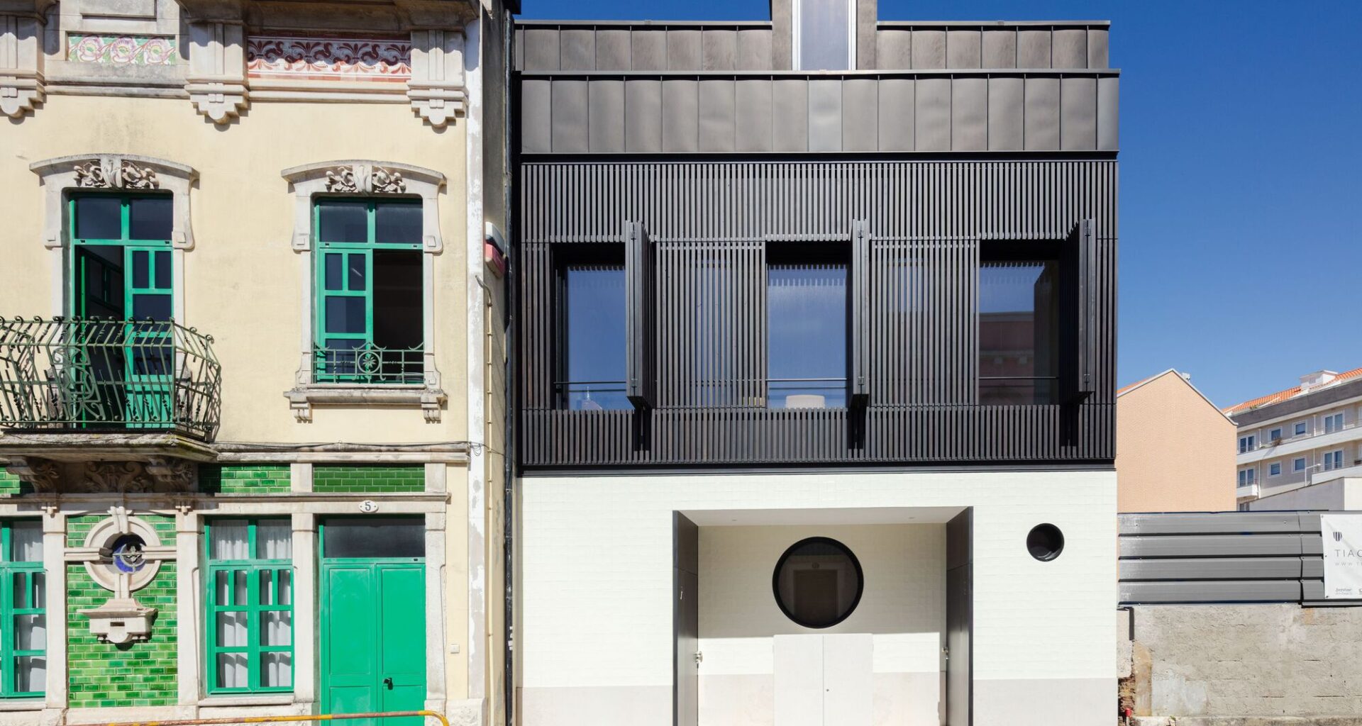 Casa de Sá / Tiago do Vale Arquitectos