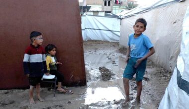 Un nuevo temporal vuelve a inundar las tiendas de los desplazados en Gaza