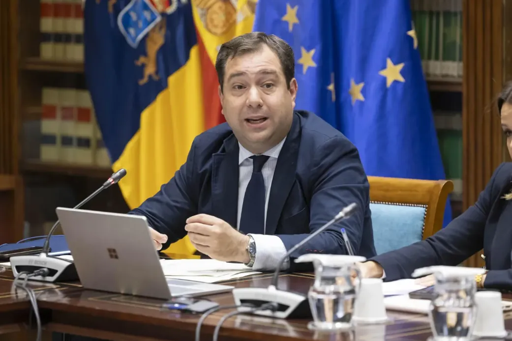 Un ex asesor de la Moncloa y un candidato de Podemos al CGPJ, autores de la auditoría 'externa' encargada por Sánchez que niega la financiación ilegal del PSOE - El Mundo