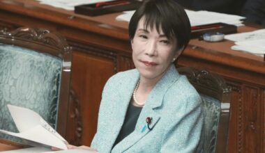 Diputadas y la primera ministra de Japón piden más baños para mujeres en el Parlamento