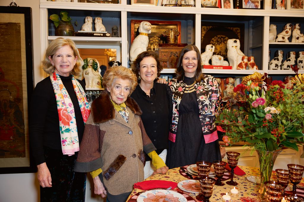 Piru Urquijo con sus amigas