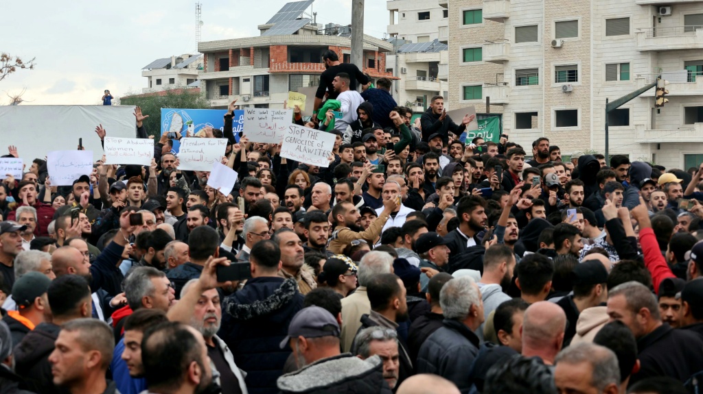 Siria impone el toque de queda en la ciudad de Latakia tras los ataques contra los alauitas