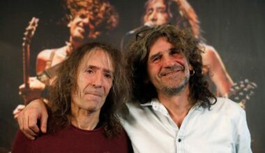 El guitarrista de Extremoduro Uoho, hospitalizado tras la muerte de Robe Iniesta