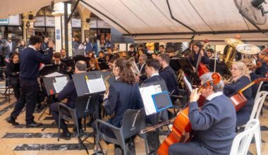 Gomez Parra dirige a la Banda Juvenil de la UMB.