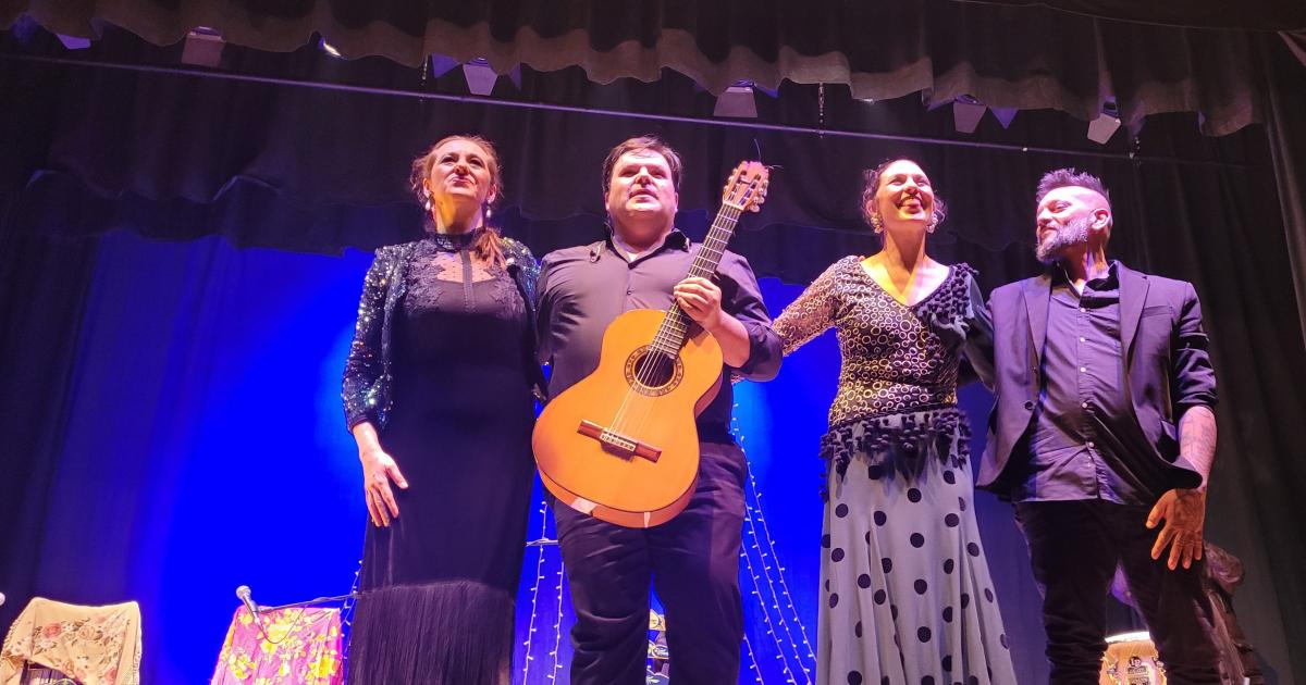 Un Ayala repleto de seguidores se rinde ante la ‘Navidad Flamenca’ de Ricardo Fernández del Moral