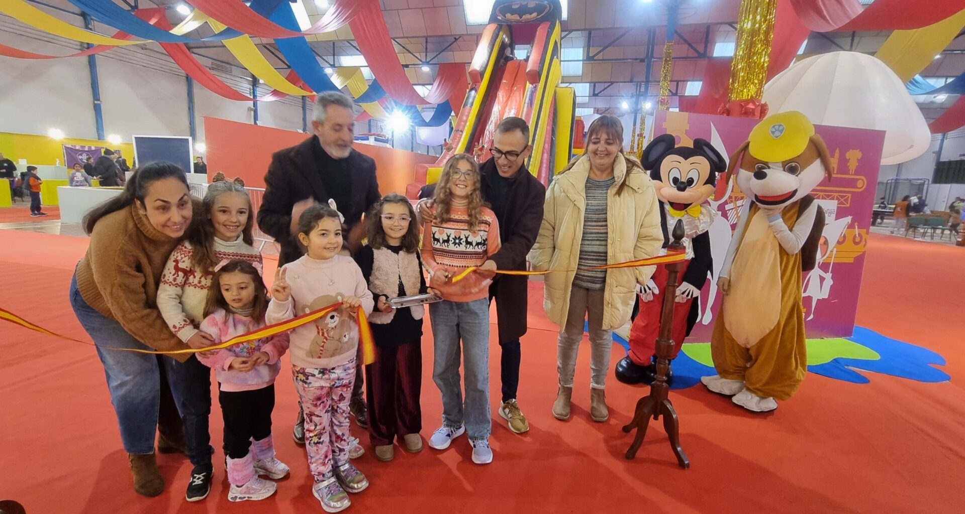 Jesús Martín inaugura Chicolandia, el salón infantil que reúne a miles de familias de toda la comarca