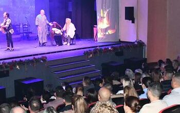 El espectáculo “Farrucos y Fernández. Navidad en Familia” deslumbró en el Teatro Juan Luis Galiardo