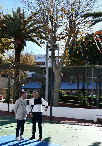 Mejoras en la pista de baloncesto situada frente al Mercado Diego Ponce
