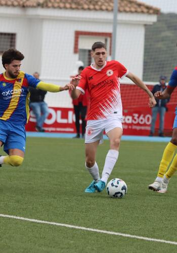 Un San Roque imparable no da tregua al Olvera (2-0)