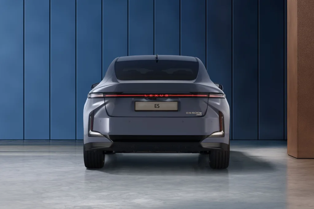 Lexus ES 500e