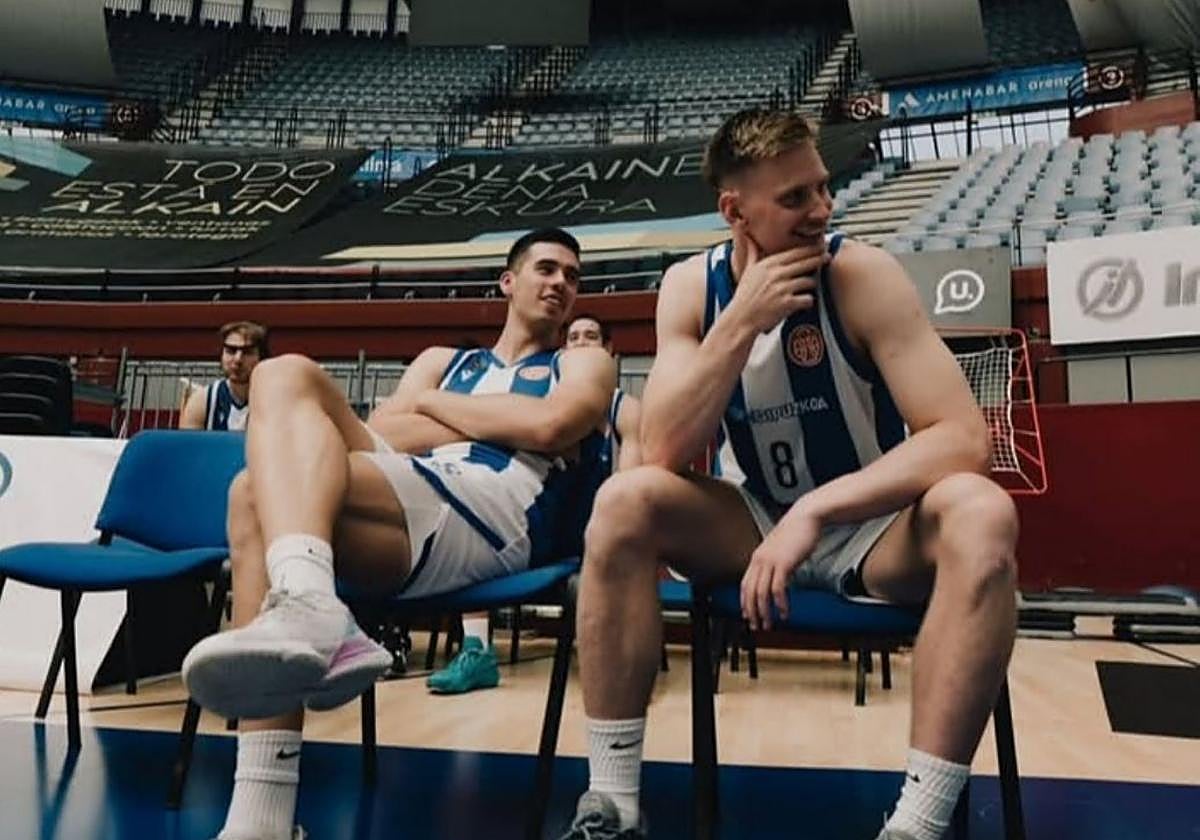 «Larsen es como un mini Jokic, muy completo y dominante en la liga»