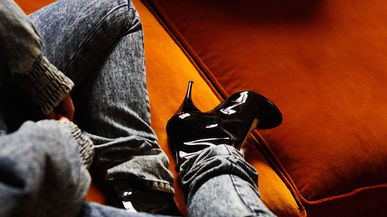 La costumbre que calma el cerebro al llegar a casa y funciona como un regulador emocional, según una experta en bienestar