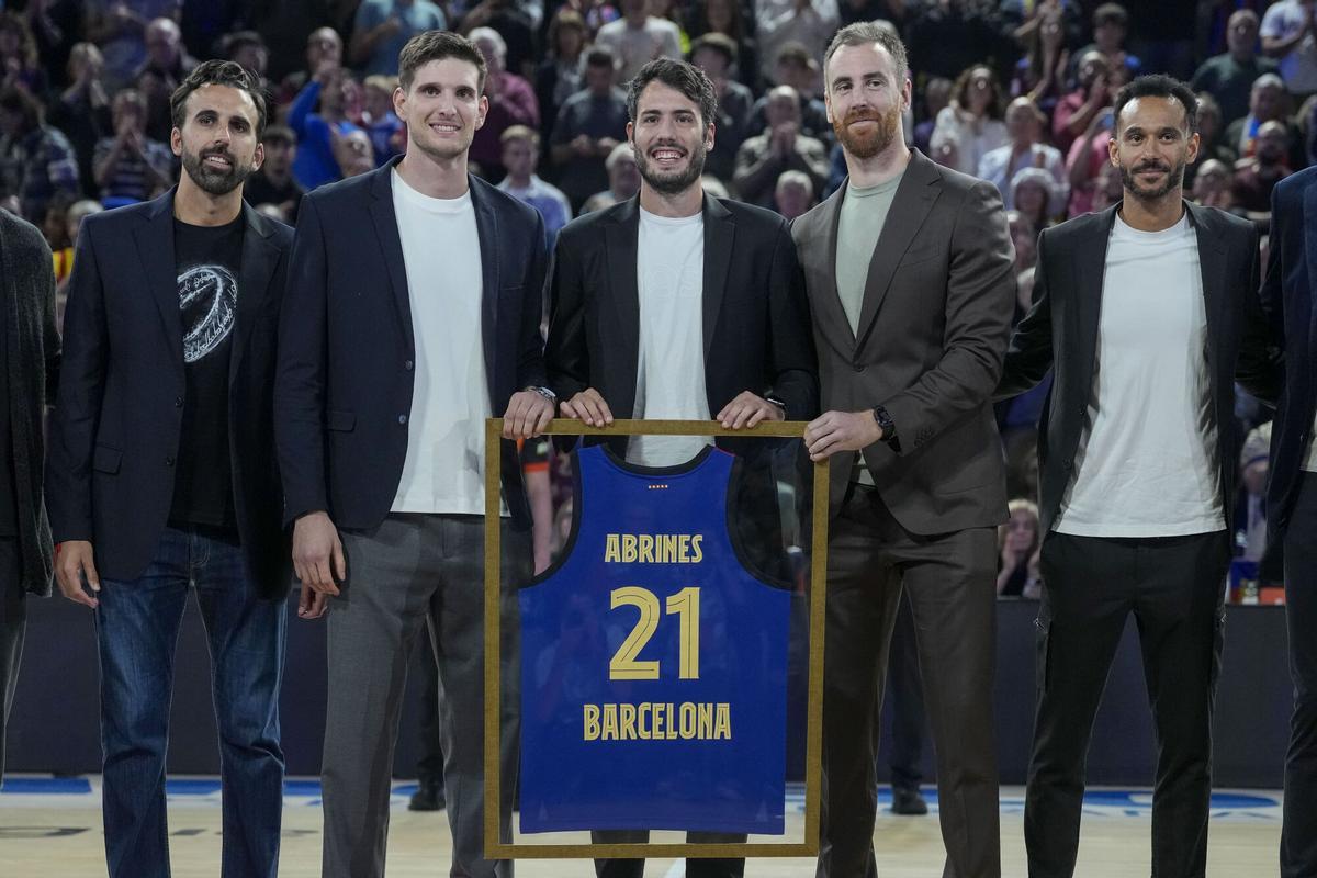 Àlex Abrines, durante el homenaje que ha recibido antes del inicio del clásico de la Euroliga en el Palau Blaugrana.