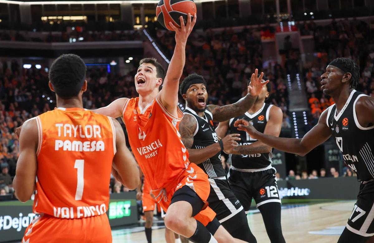 Valencia Basket-Partizan de Peñarroya.