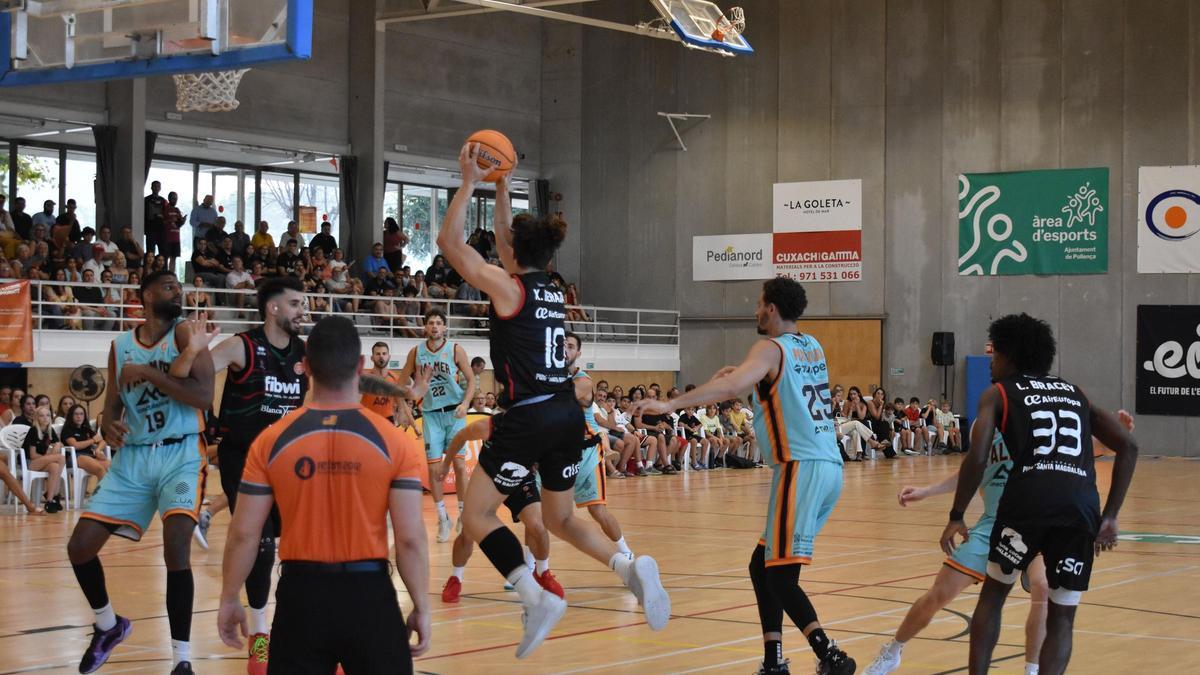 Imagen del Fibwi-Palmer (75-73) de pretemporada en el Trofeo AON Illes Balears