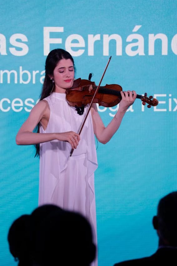 María Dueñas también hizo una breve actuación durante la gala de los Premios Princesa de Girona 2023