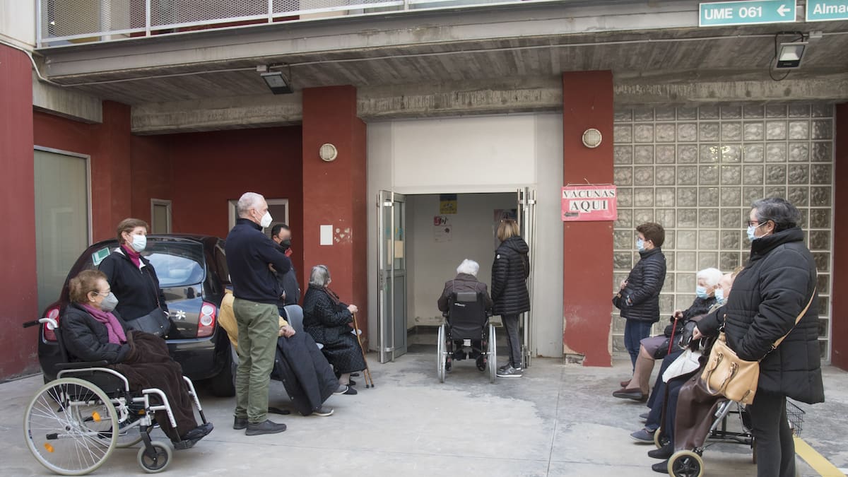 La presidenta del Colegio de Médicos de Huesca recomienda vacunarse de la gripe | Radio Huesca