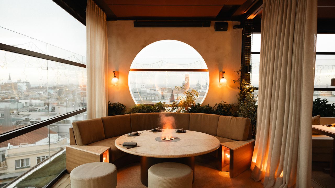 Patricia Bustos firma el nuevo ‘rooftop’ del que todos hablan en Madrid, un oasis mediterráneo con las vistas perfectas para comenzar 2026 con buen pie